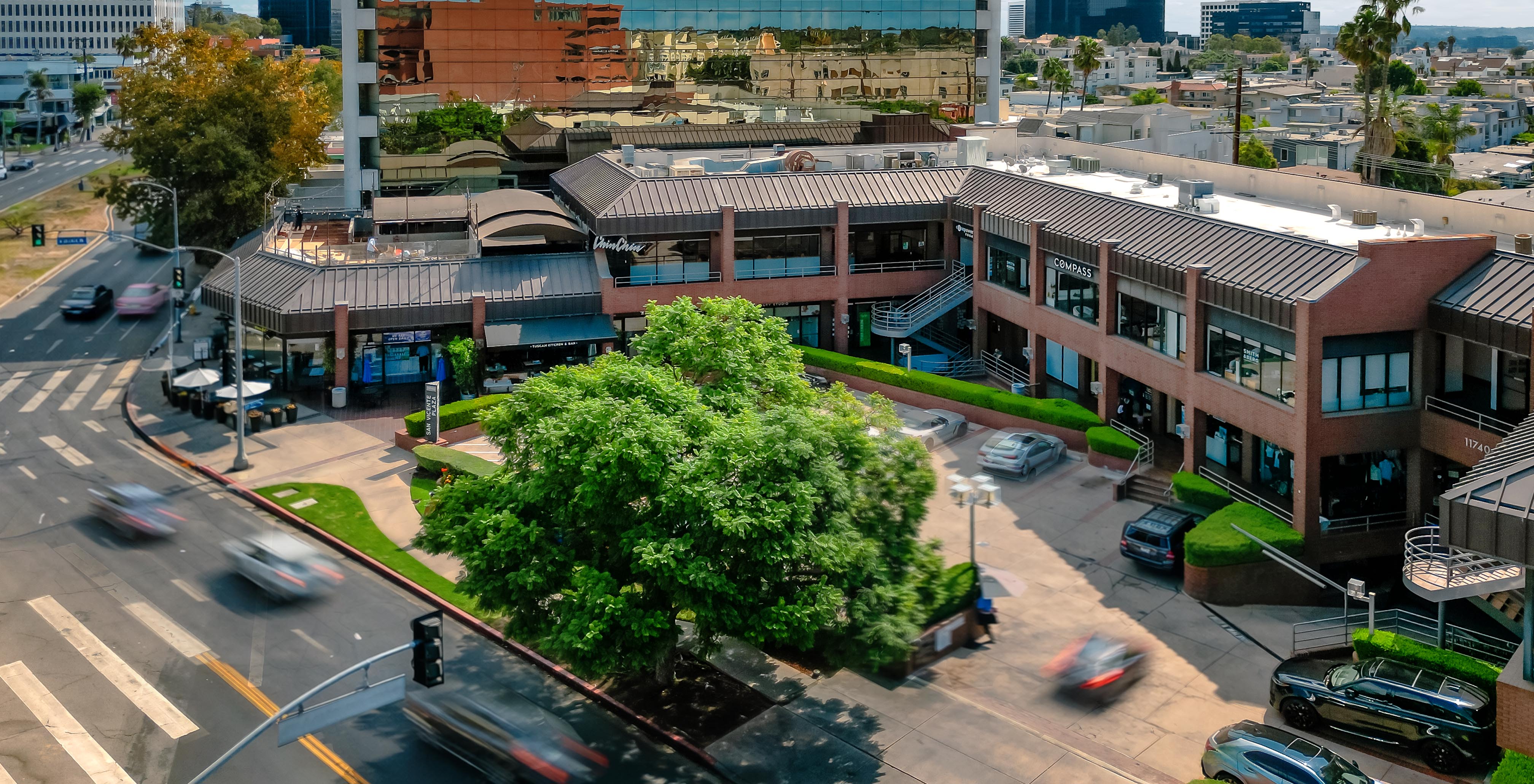 San Vicente Plaza